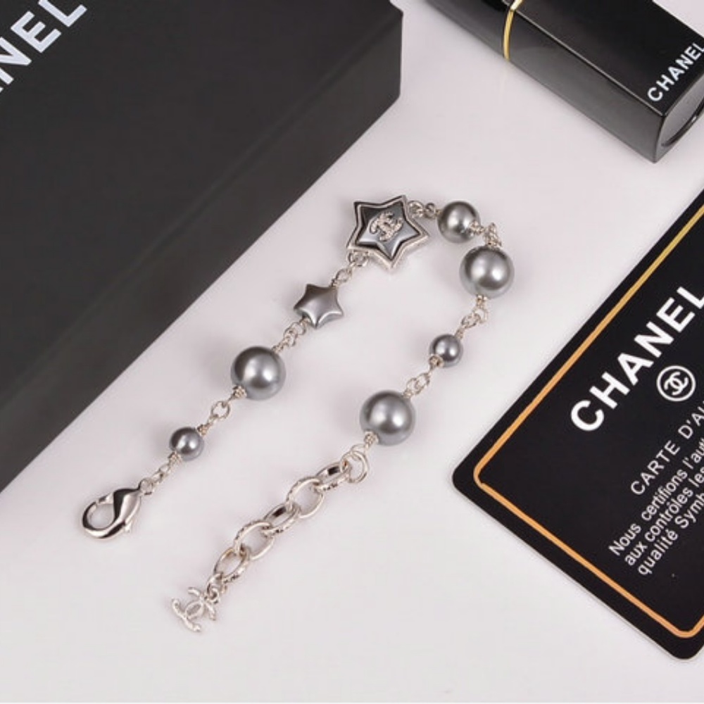 Bracelets - Picture 2 of 5